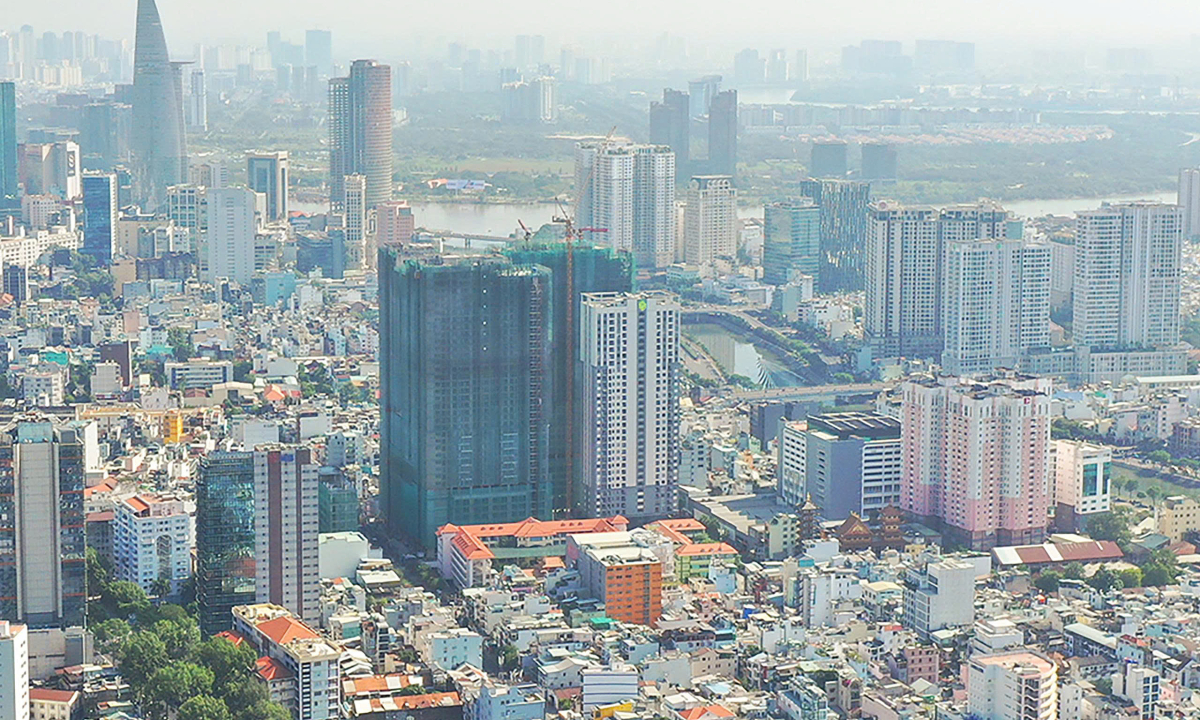 Novaland cất nóc tòa tháp cuối tại The Grand Manhattan