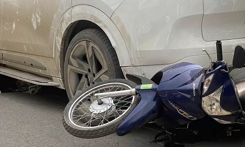 A detailed interface view of the Aviator game showing the multiplier curve and bet placements.