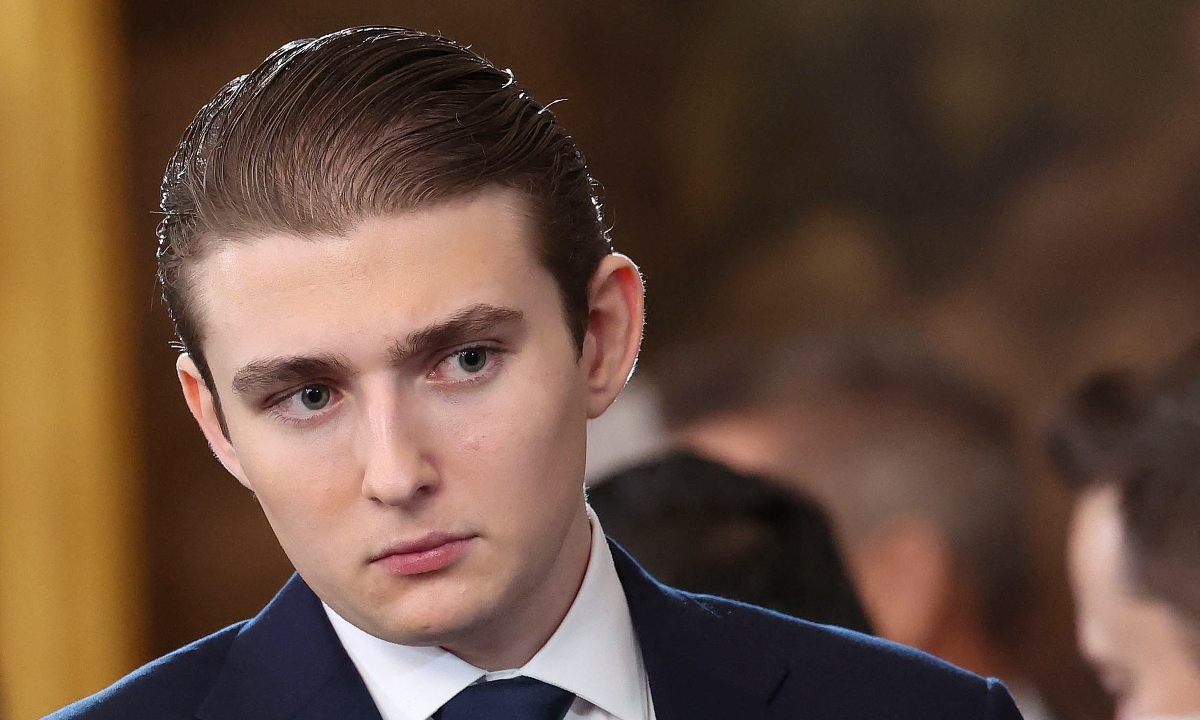 Kẻ hành hung bạn gái thừa nhận ghen tuông với Barron Trump