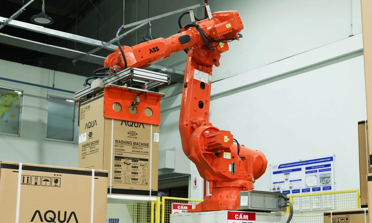 Bên trong một nhà máy sản xuất máy giặt, tủ lạnh tại Việt Nam