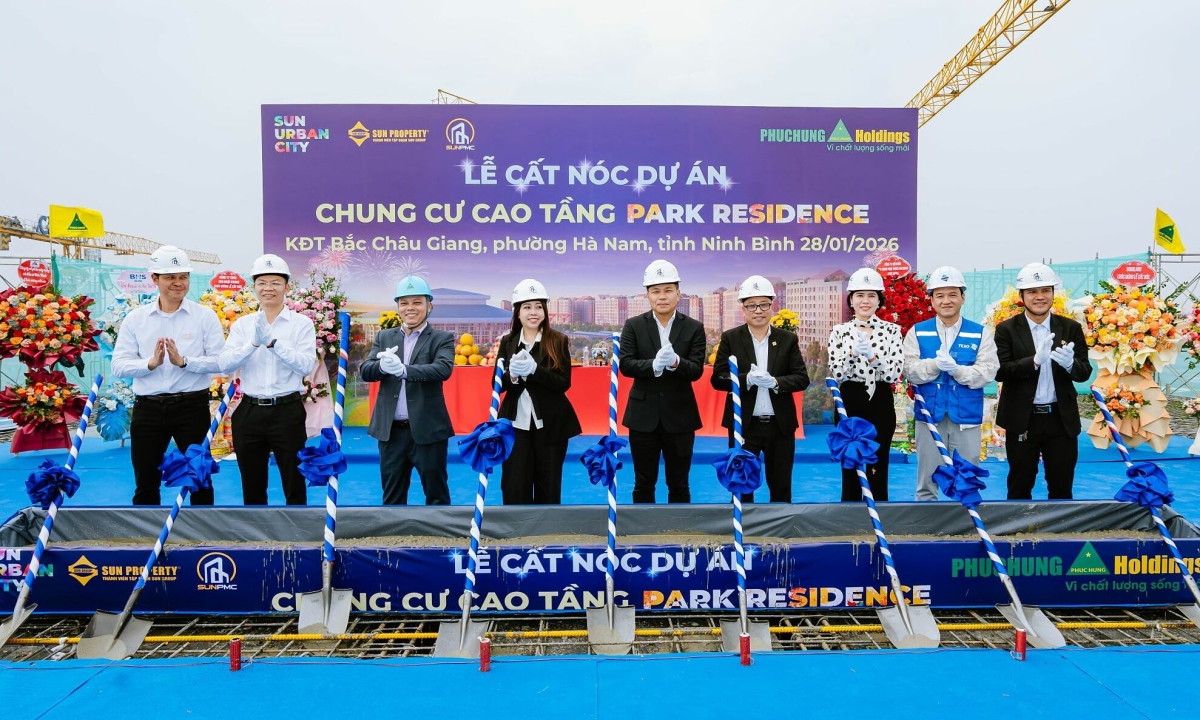 Sun Group cất nóc tòa Park Residence đầu tiên tại Sun Urban City