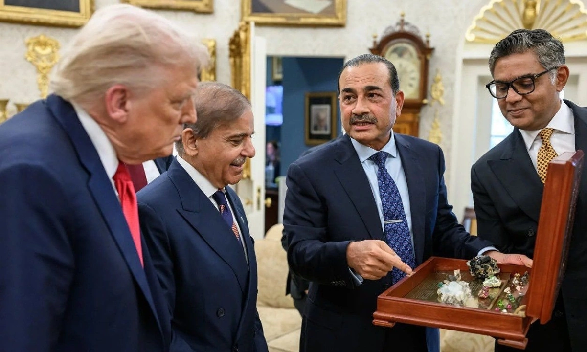 Vũ khí Mỹ bỏ lại đe dọa tham vọng đất hiếm của Washington