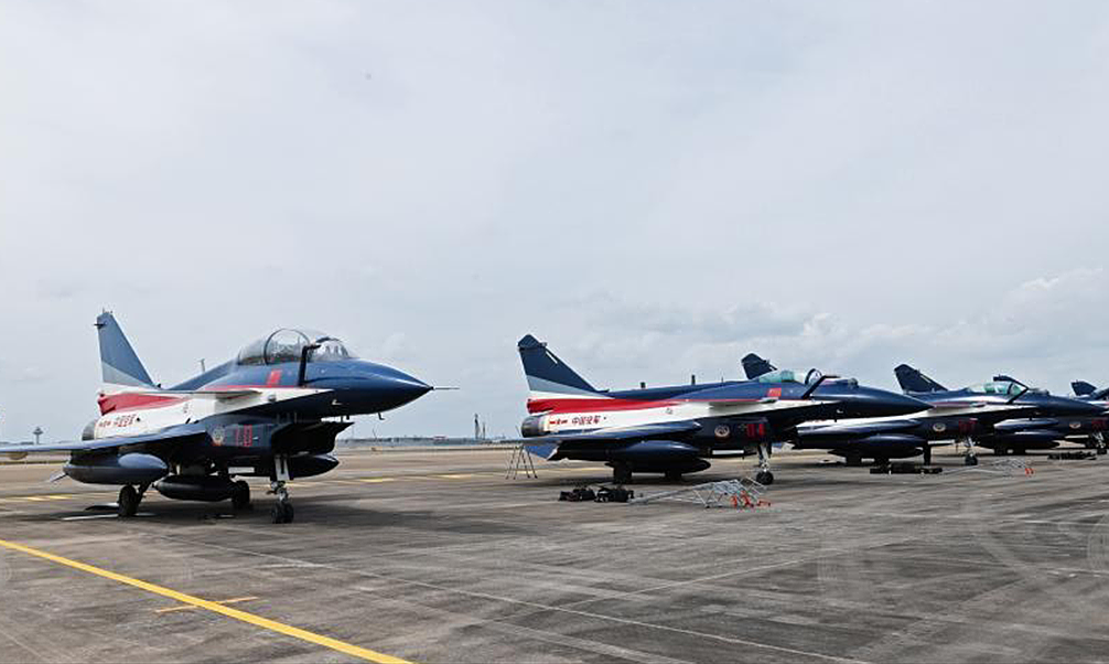 Trung Quốc phô diễn mẫu tiêm kích 'từng bắn hạ Rafale' ở Singapore
