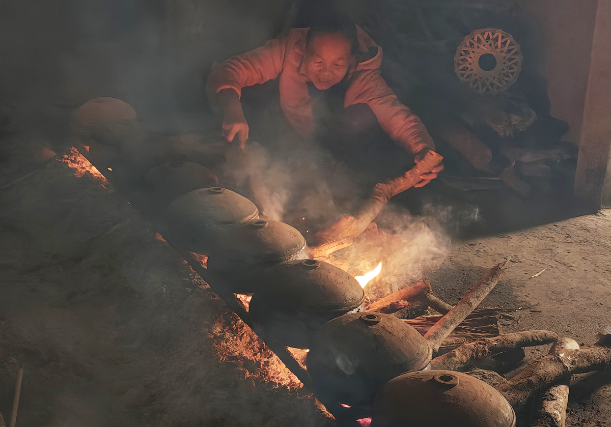 Gallery - Làng kho cá Nhân Hậu đỏ lửa xuyên đêm vào vụ Tết - Báo VnExpress