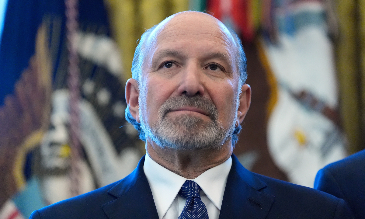 Bộ trưởng Thương mại Mỹ đảo ngược tuyên bố 'cắt quan hệ với Epstein'