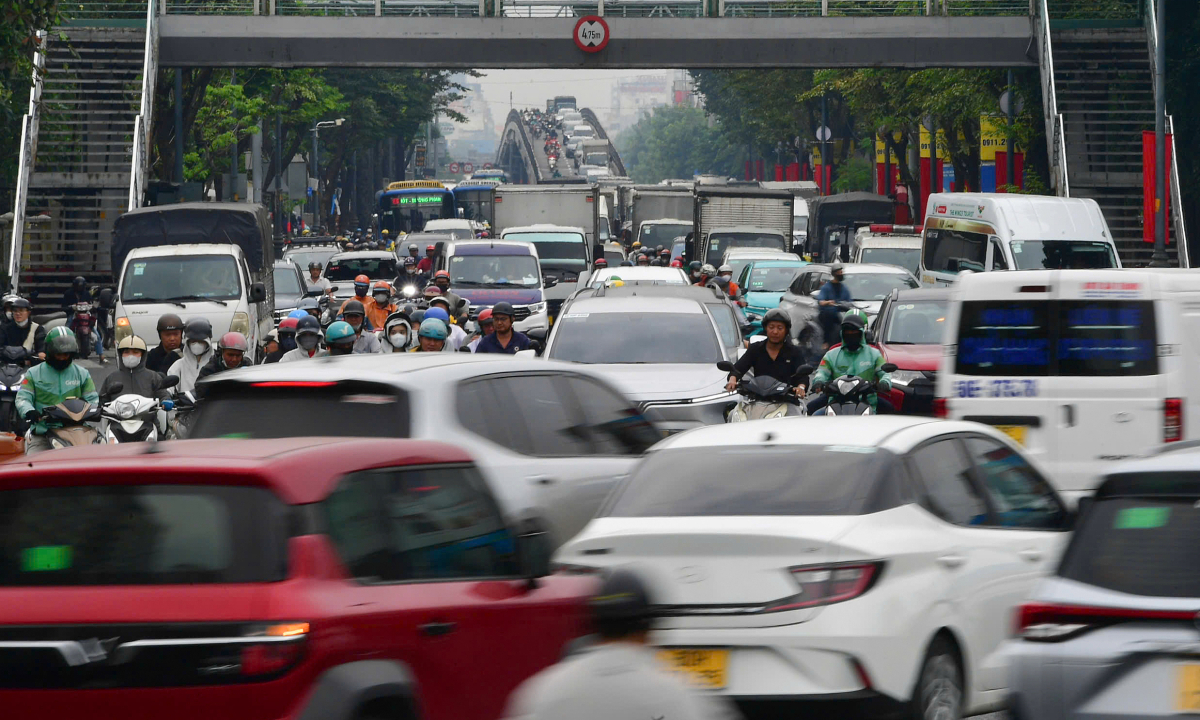View - Cửa ngõ sân bay Tân Sơn Nhất tắc nghẽn ngày giáp Tết - Báo VnExpress
