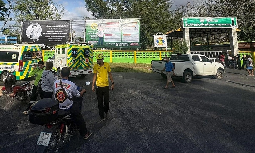 Nổ súng, bắt con tin ở trường học Thái Lan