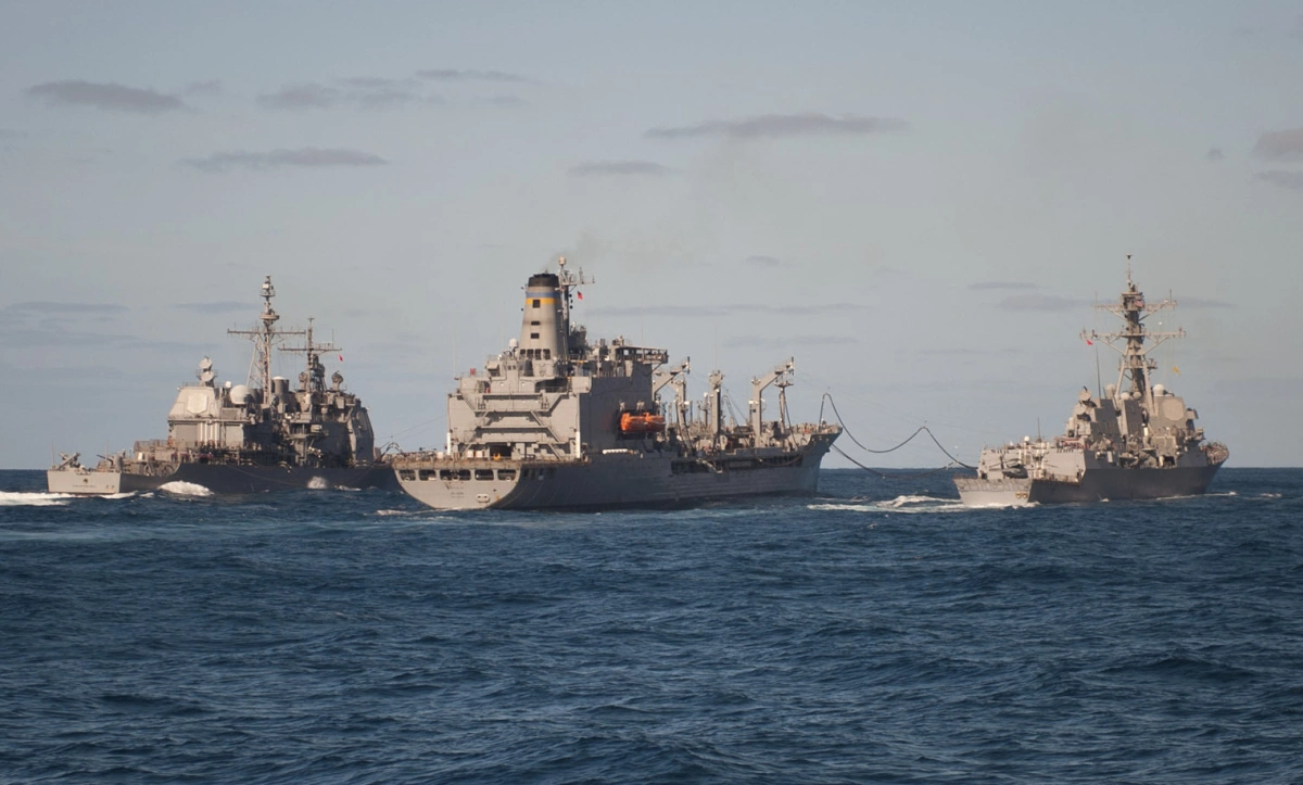 Chiến hạm Mỹ va chạm nhau trên Biển Caribe