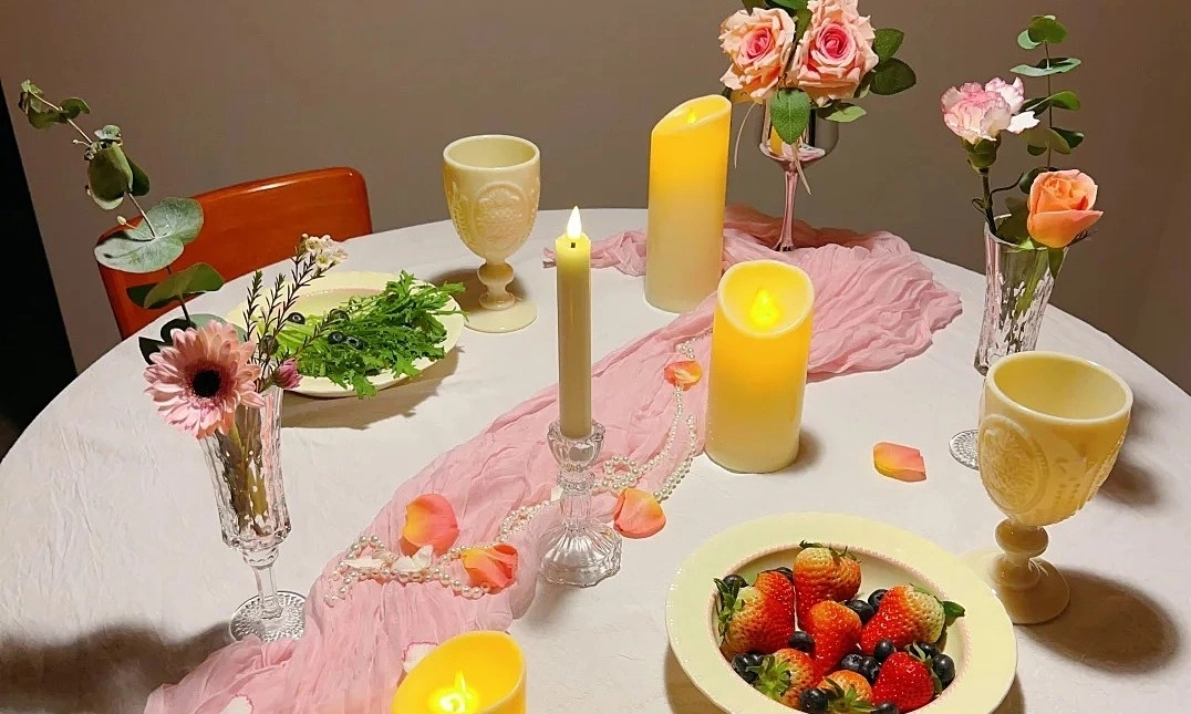 Biến bàn ăn tại gia thành "nhà hàng" riêng tư dịp Valentine