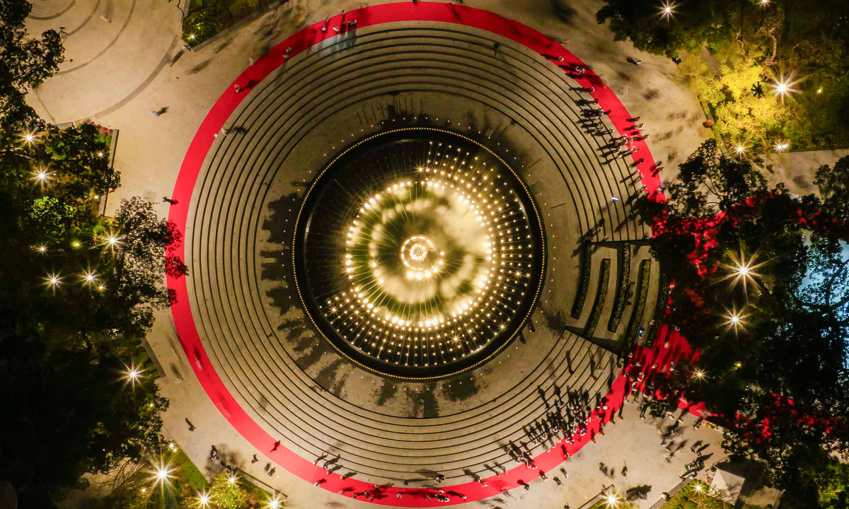 Gallery - Bên trong công viên, đài tưởng niệm từng là khu 'biệt thự Chú Hỏa' - Báo VnExpress