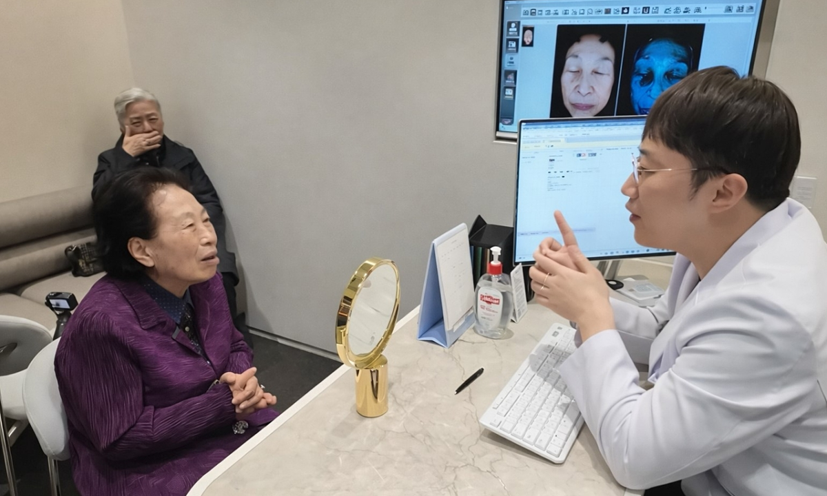 Xu hướng tặng cha mẹ 'thẩm mỹ báo hiếu' ở Hàn Quốc