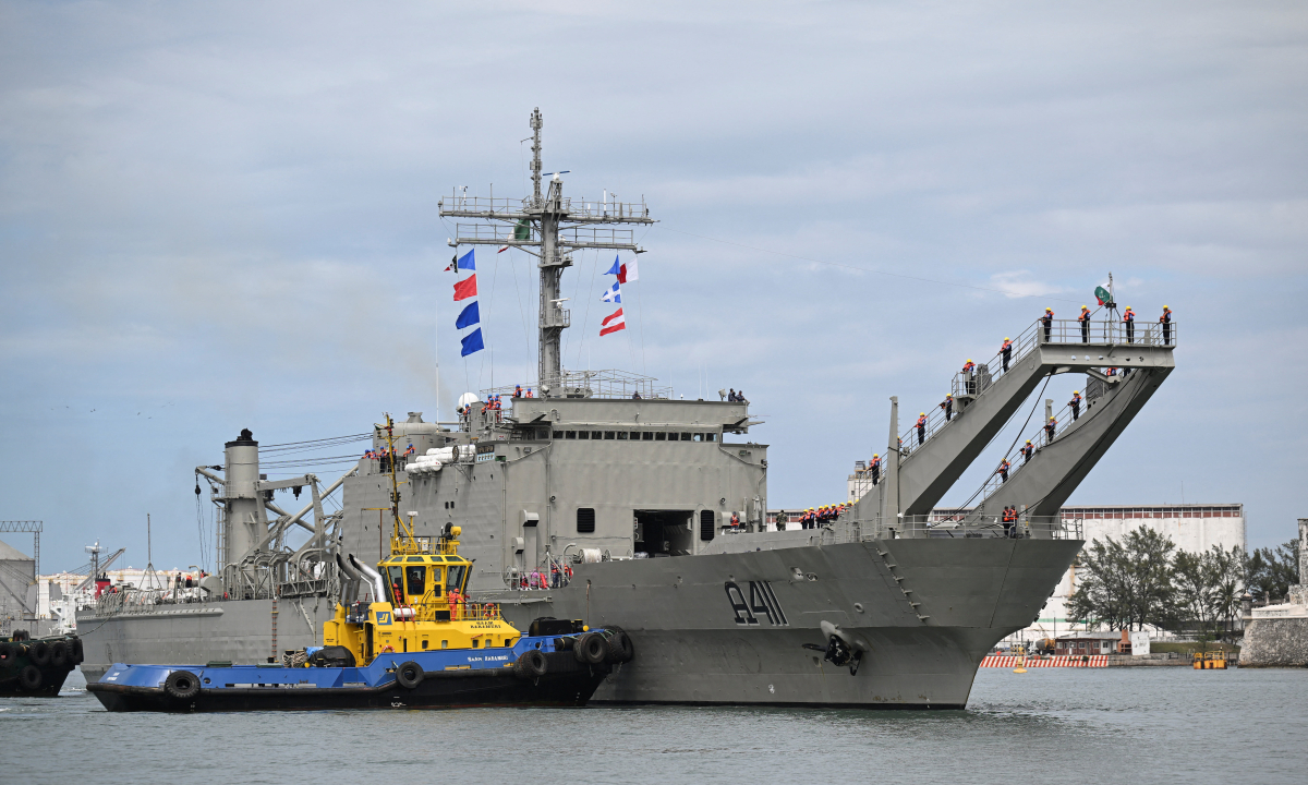 Mexico điều tàu hải quân chở hàng viện trợ tới Cuba