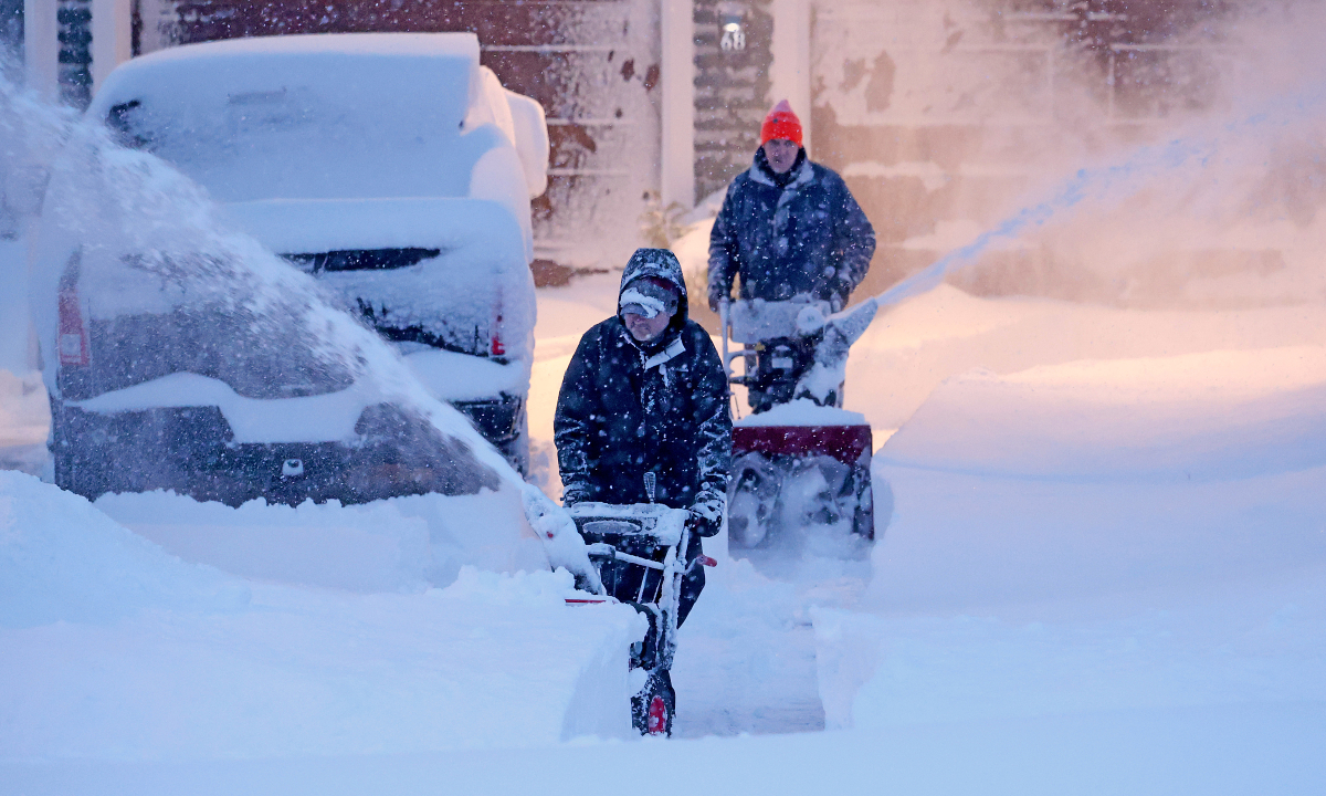 Đông Bắc Mỹ tê liệt trong 'sa mạc trắng'