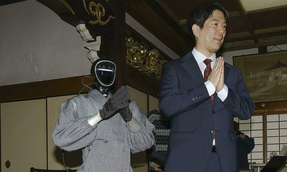 Nhật Bản ra mắt 'nhà sư robot'