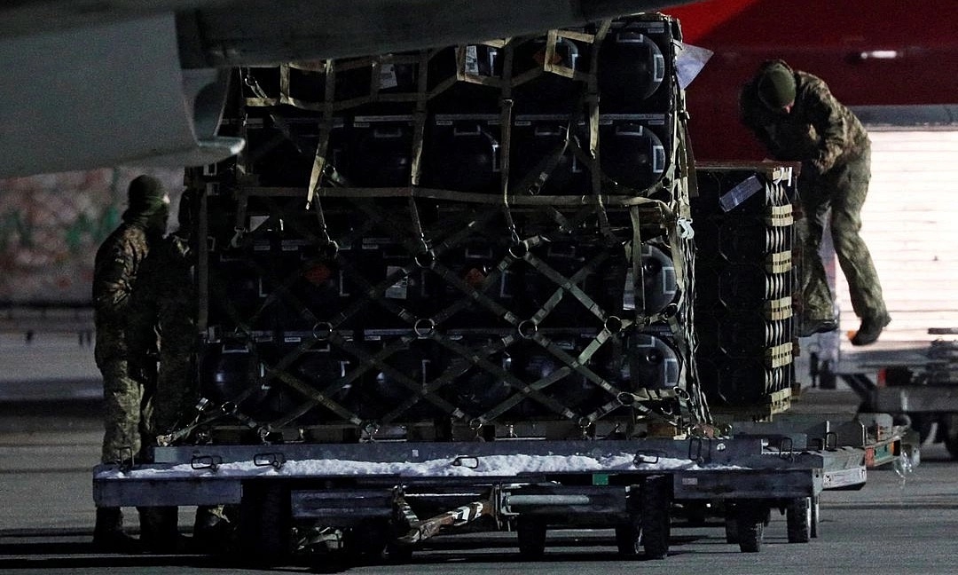 Pháp phủ nhận nghi vấn 'chuyển bom hạt nhân cho Ukraine'