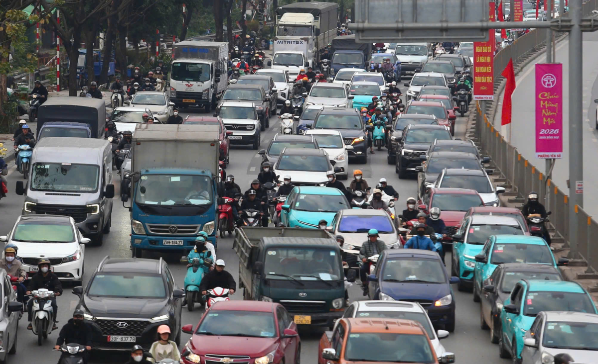 Hà Nội sẽ chuyển toàn bộ xe taxi chạy xăng, dầu sang xe điện