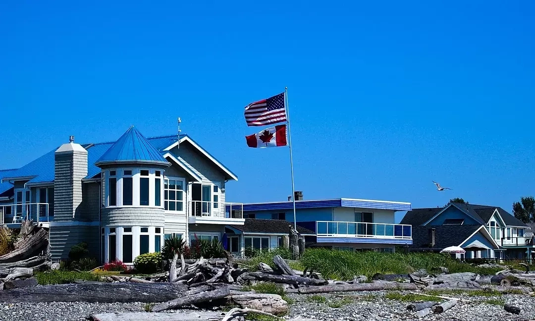 Cuộc sống tại thị trấn Mỹ trong lòng Canada