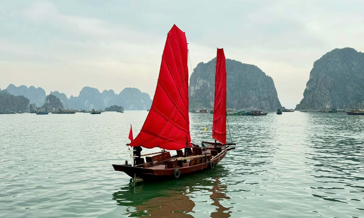 Người hồi sinh những cánh buồm trên vịnh Hạ Long