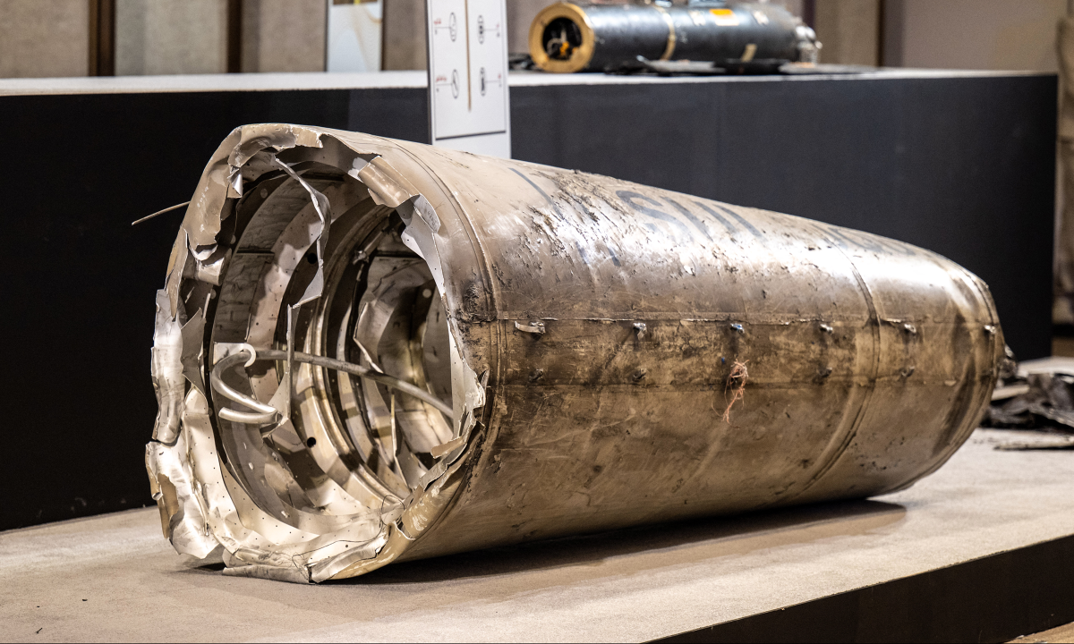 UAE trưng bày tên lửa, UAV Iran bị bắn hạ