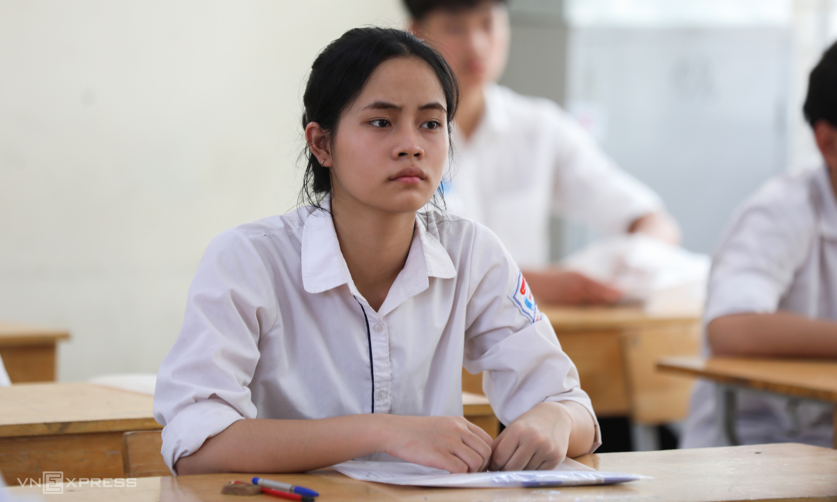 Phụ huynh Hà Nội thấp thỏm đợi chia khu vực thi lớp 10