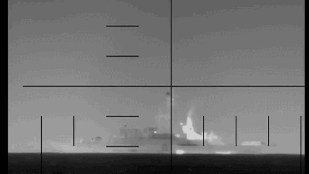 Khoảnh khắc tàu ngầm Mỹ phóng ngư lôi đánh chìm chiến hạm Iran