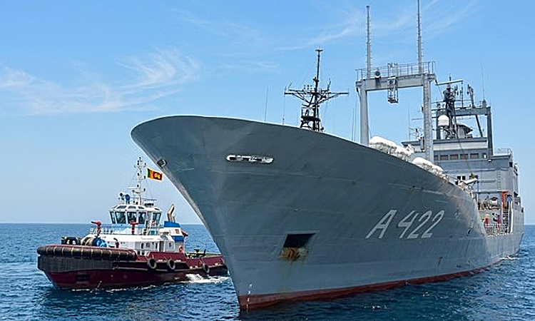 Tàu hải quân Iran xin nương náu ở Sri Lanka