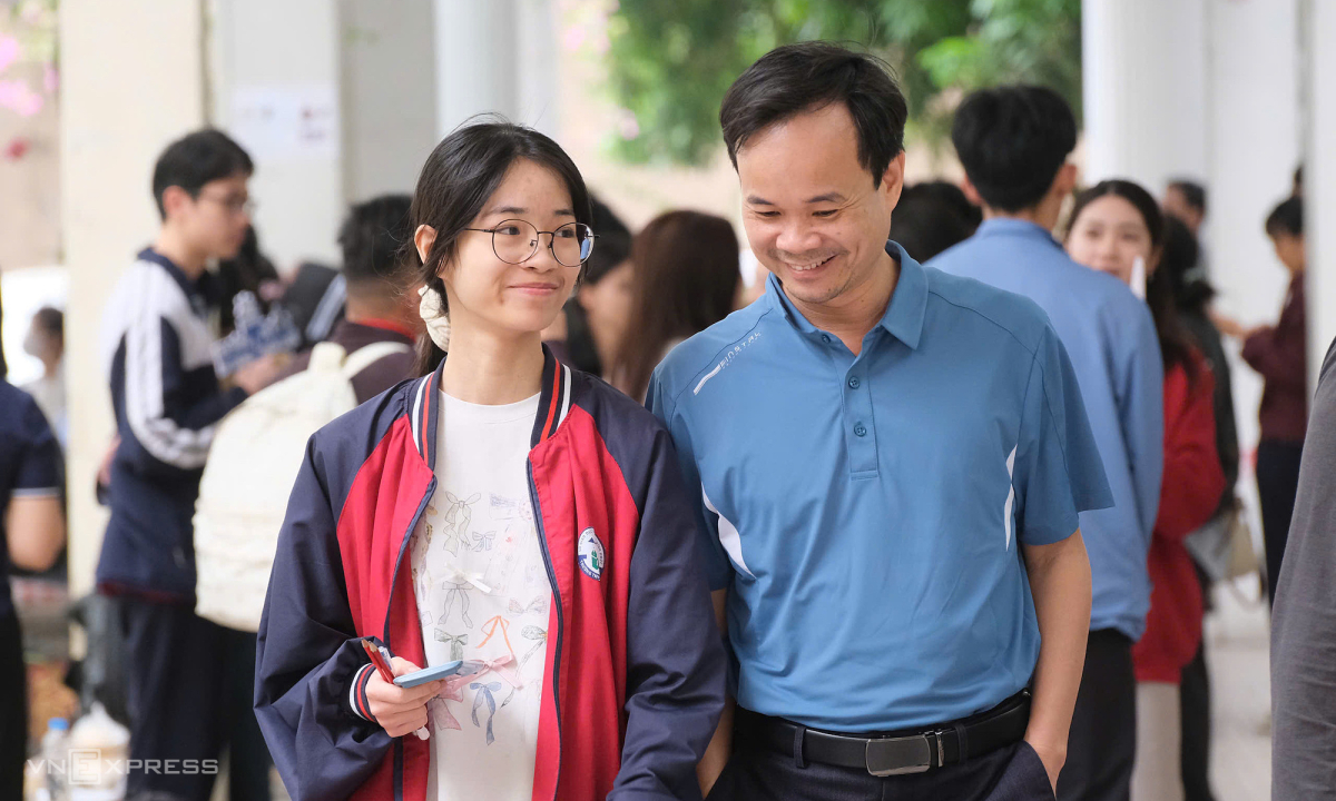 Đổ xô thi đánh giá năng lực, phòng rủi ro điểm thi tốt nghiệp