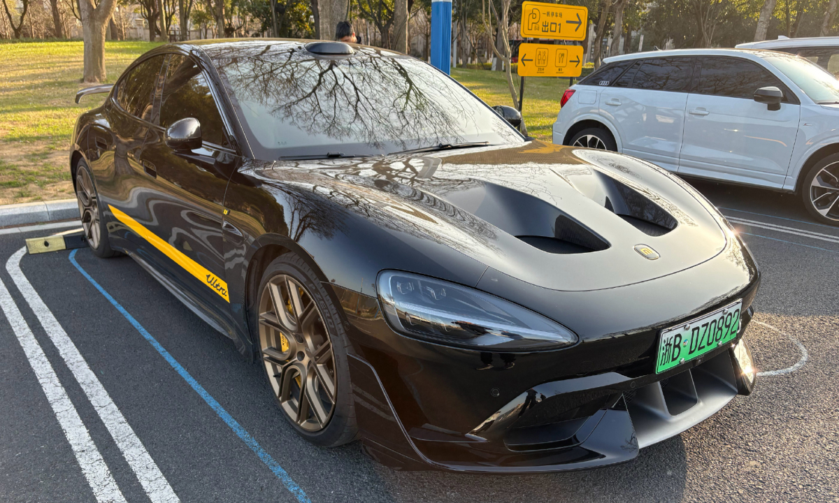 Sau bê bối kiện tụng, Xiaomi thiết kế lại nắp ca-pô