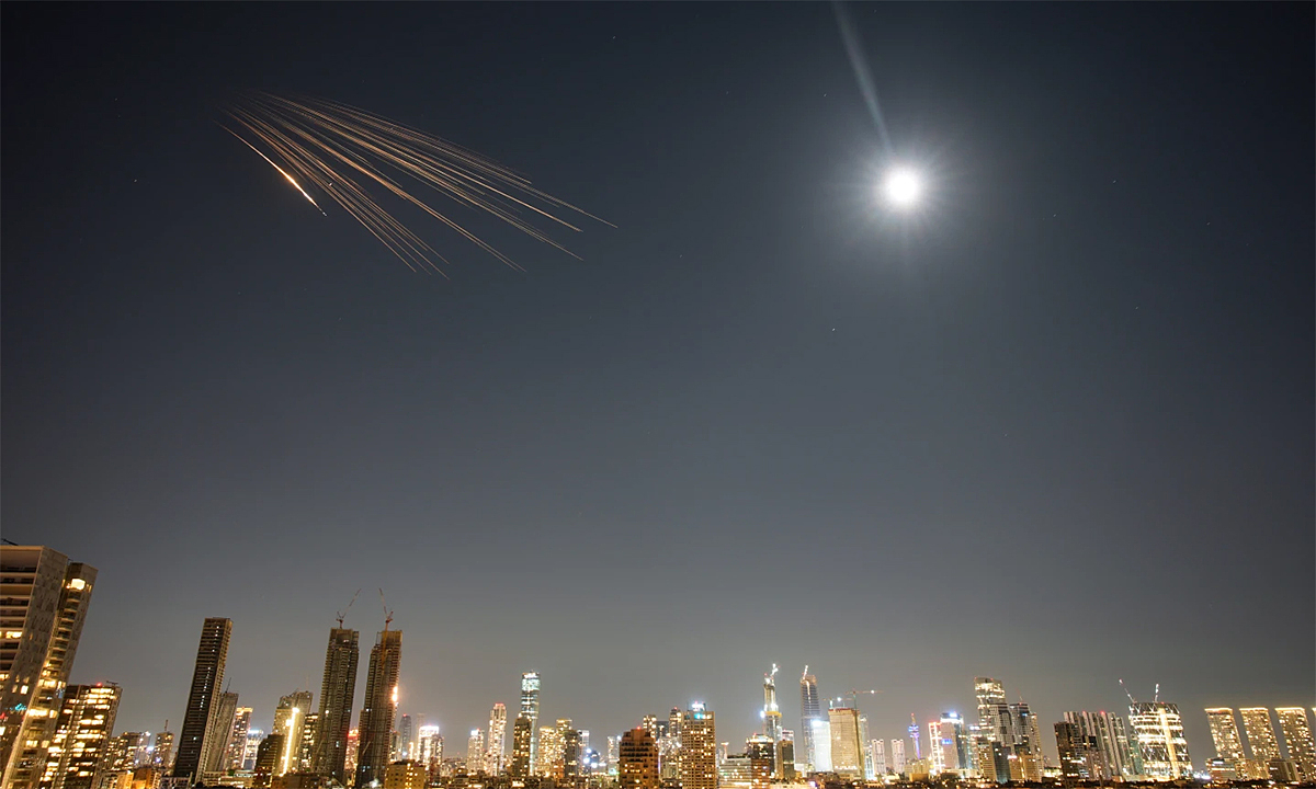 Thách thức với Israel khi Iran dùng tên lửa mang đầu đạn chùm