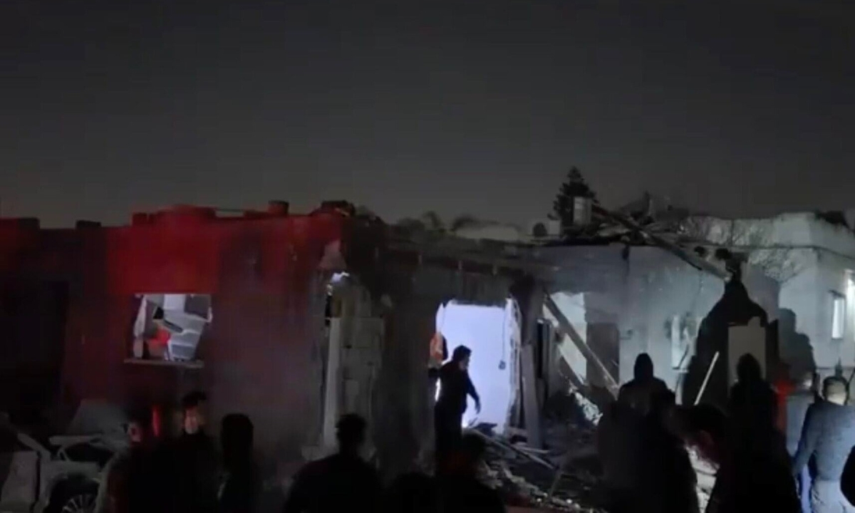 Tên lửa Iran lao xuống Israel, hơn 60 người bị thương