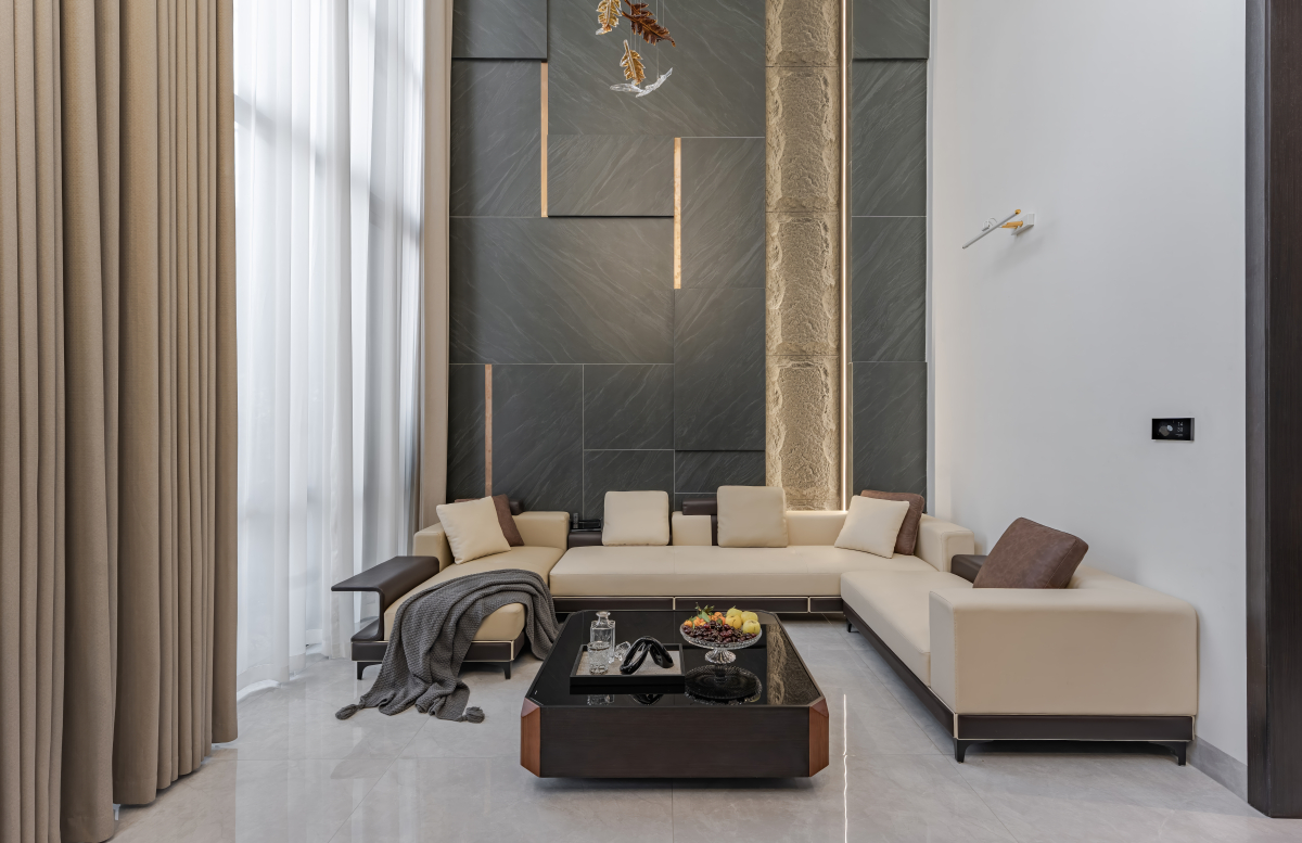 Nhà phố 3 tầng kín đáo bên ngoài, sáng thoáng bên trong