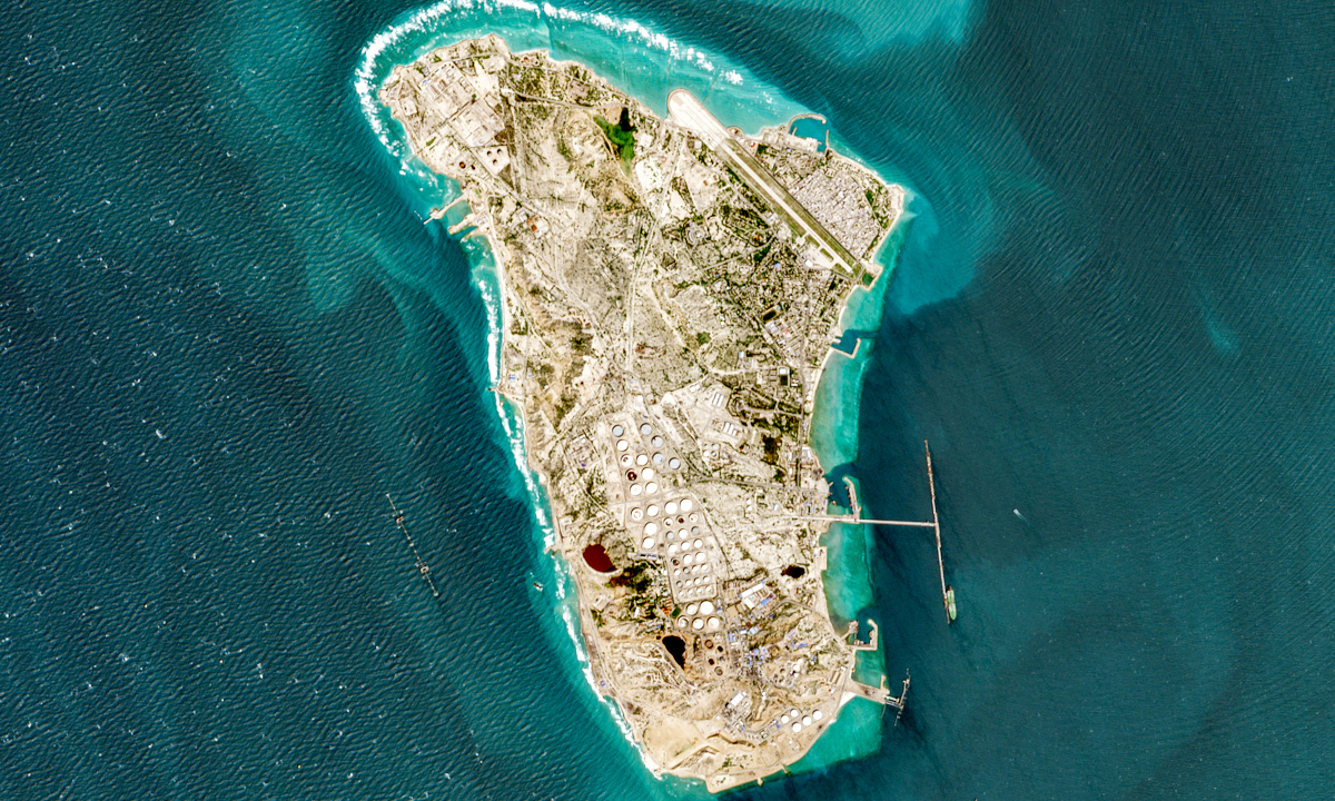 Mỹ không kích hòn đảo 'huyết mạch dầu mỏ' của Iran