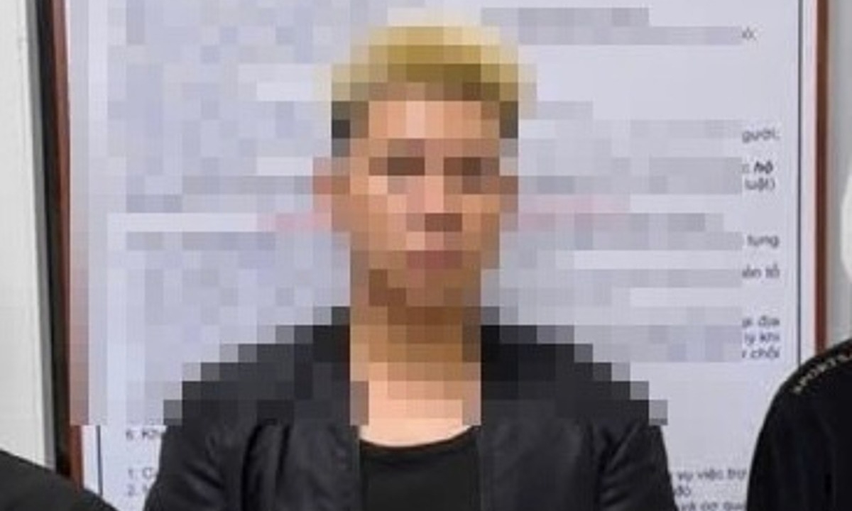 Ba thanh niên bị bắt quả tang mua bán dâm đồng giới