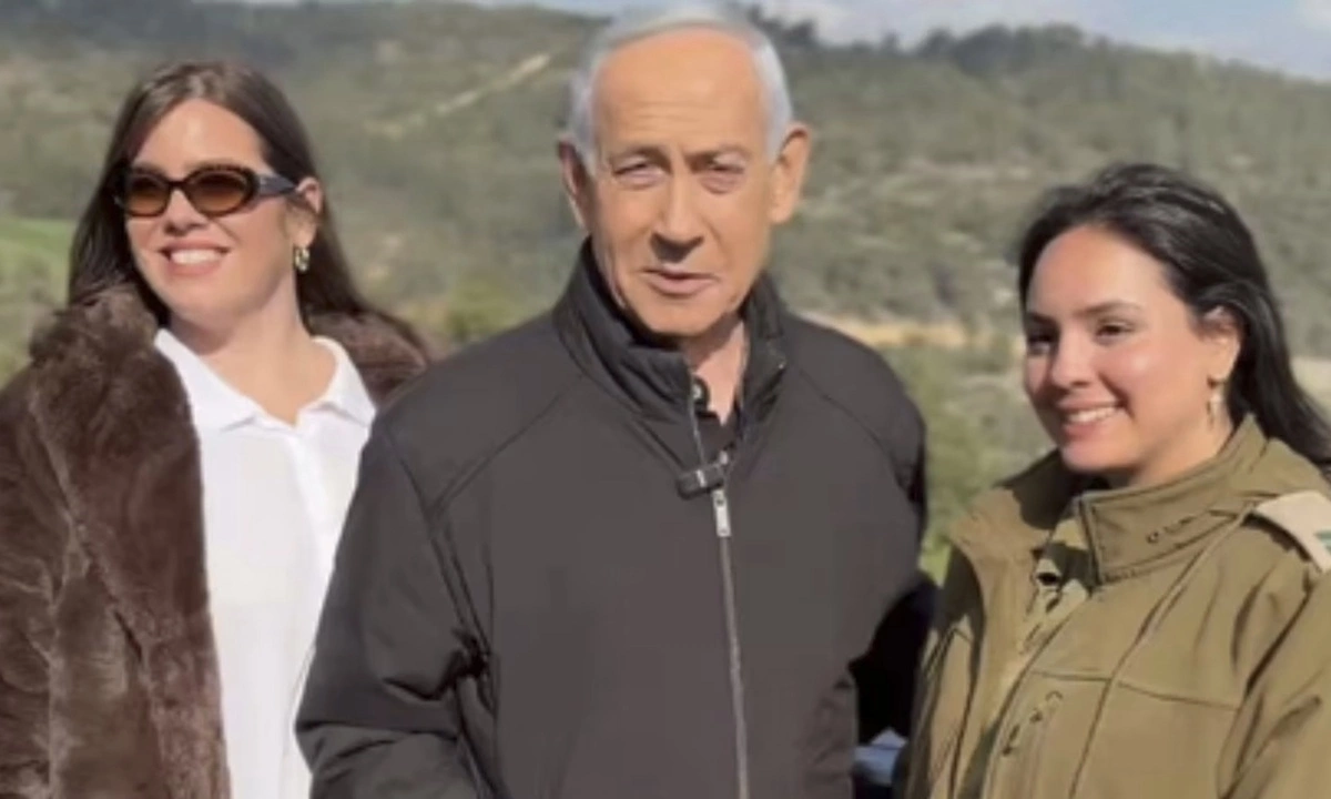 Thủ tướng Israel tiếp tục đăng video chứng minh mình còn sống