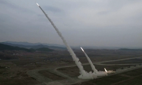 Giây phút Triều Tiên khai hỏa loạt rocket có thể mang đầu đạn hạt nhân