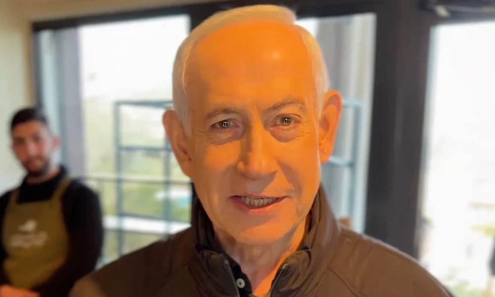 Thủ tướng Israel đăng video uống cà phê, đáp trả tin đồn 'đã chết'