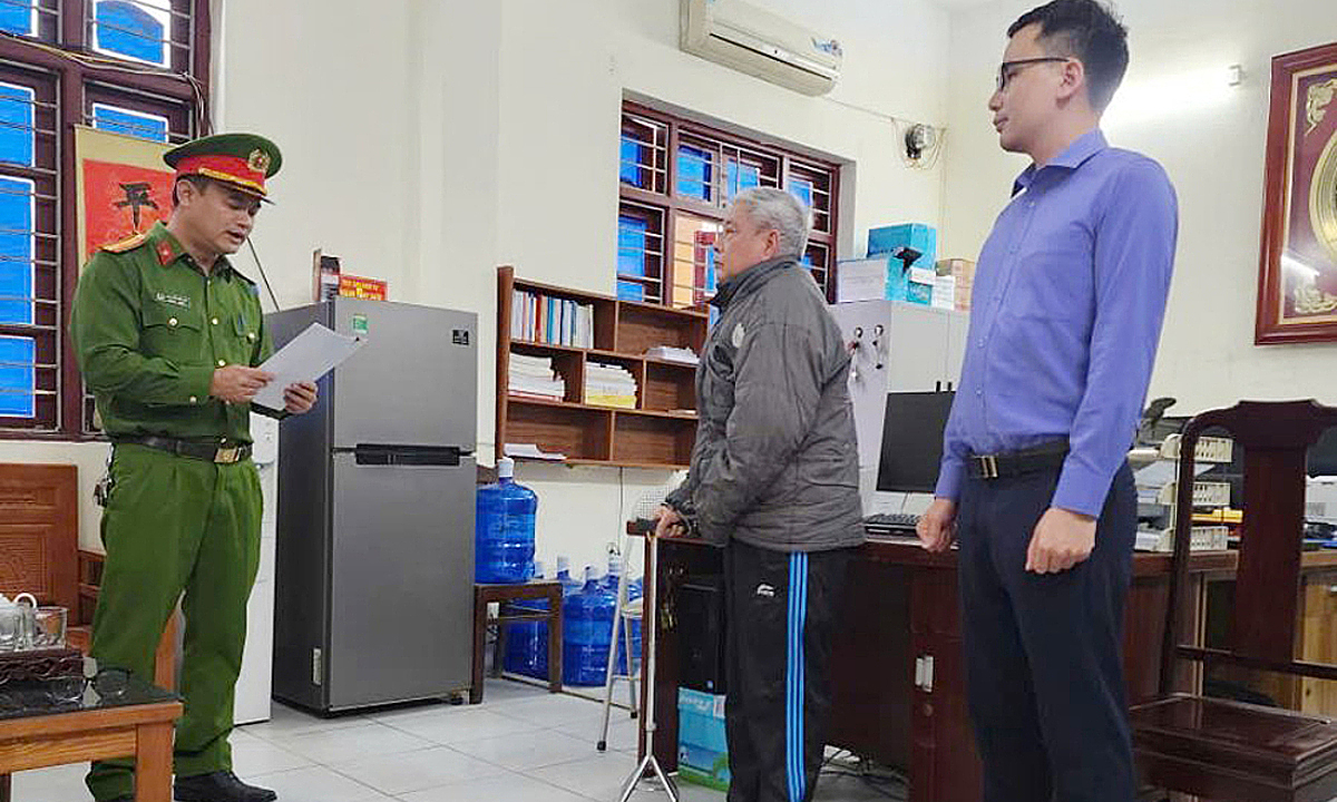 Trưởng thôn bị khởi tố vì tự ý bán 16 thửa đất