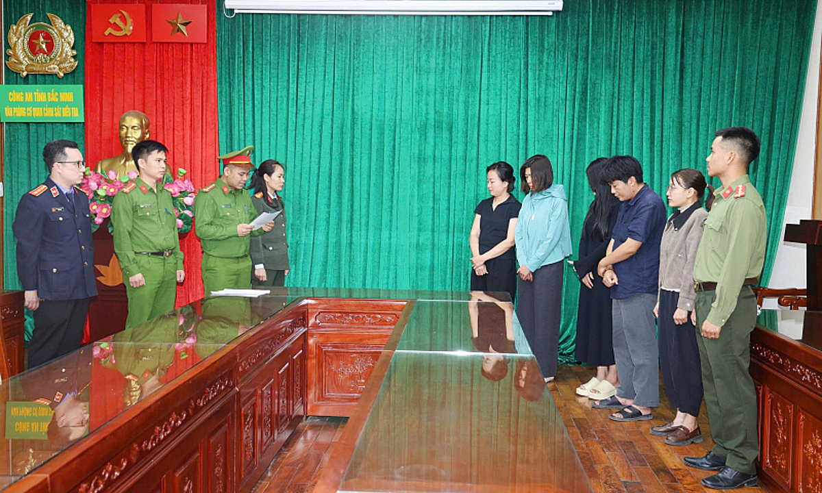 Nhóm 'cò đất' làm khống hồ sơ mua nhà ở xã hội cho khách hàng