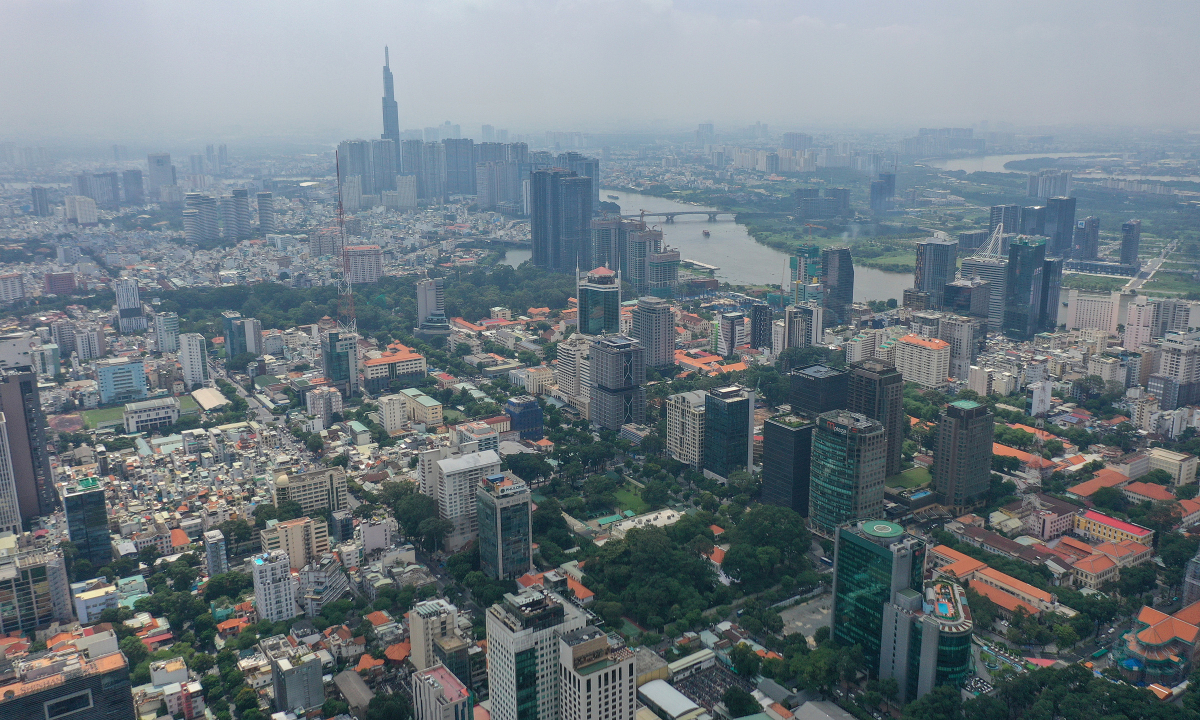 "Lãi suất tăng sẽ gây sức ép lên thanh khoản nhà cao cấp"