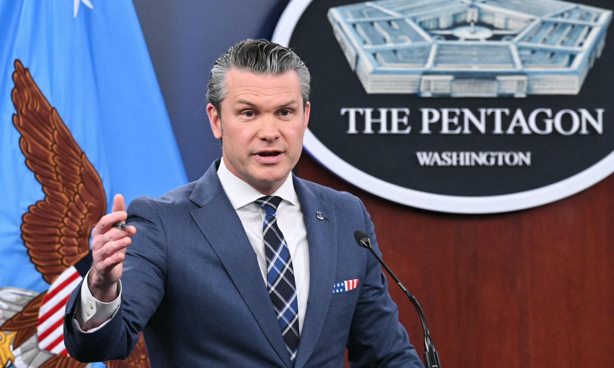 Mỹ tuyên bố đã phá hủy 11 tàu ngầm Iran