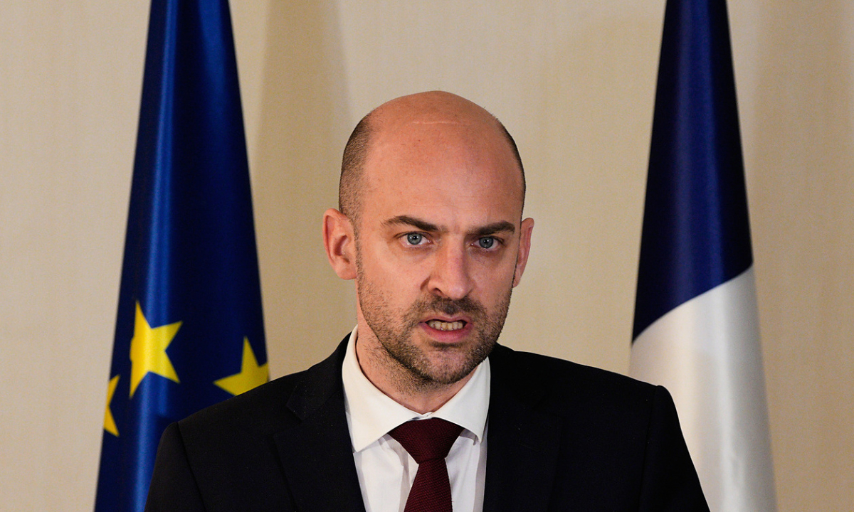 Ngoại trưởng Pháp kêu gọi Iran nhượng bộ để chấm dứt chiến sự