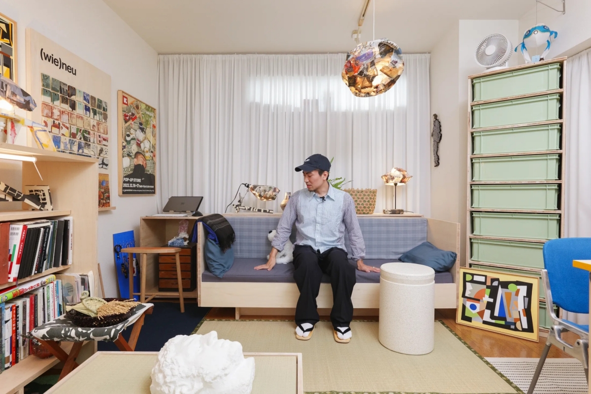 Nghệ nhân gốm tự đóng nội thất trong căn hộ thuê