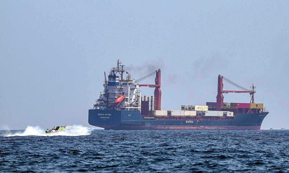 Iran cho phép 'tàu không thù địch' đi qua eo biển Hormuz