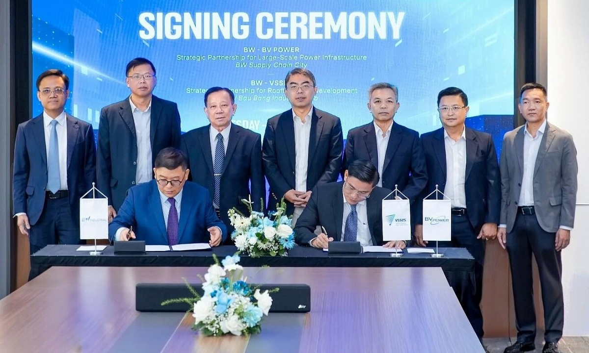 Khu công nghiệp TP HCM phát triển hạ tầng điện, năng lượng tái tạo