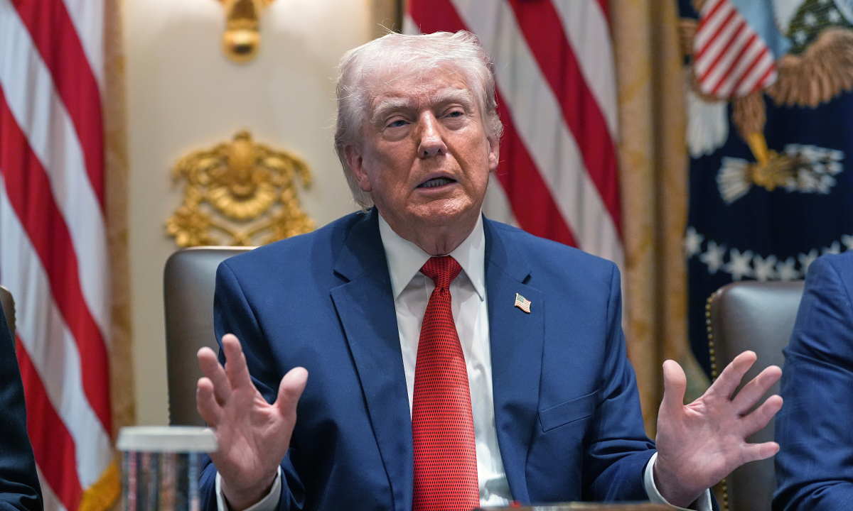 Ông Trump tiếp tục hoãn kế hoạch tấn công nhà máy điện Iran