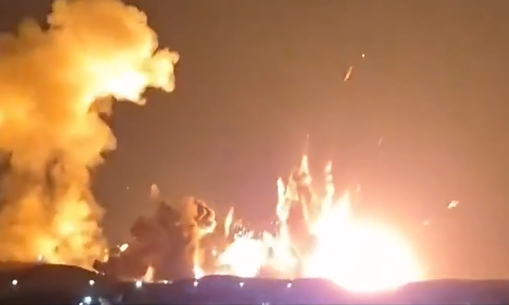 Nổ lớn tại Iran, nghi kho đạn trúng bom xuyên hầm của Mỹ