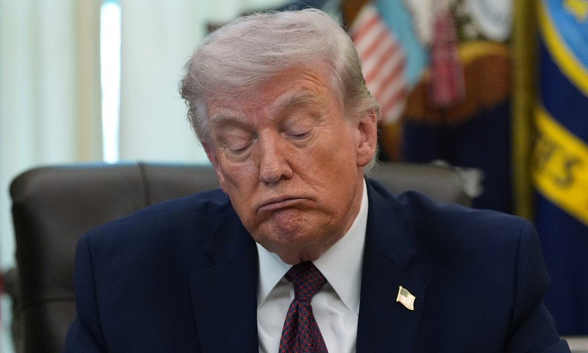 Nỗi tức giận ngày càng tăng của ông Trump với NATO