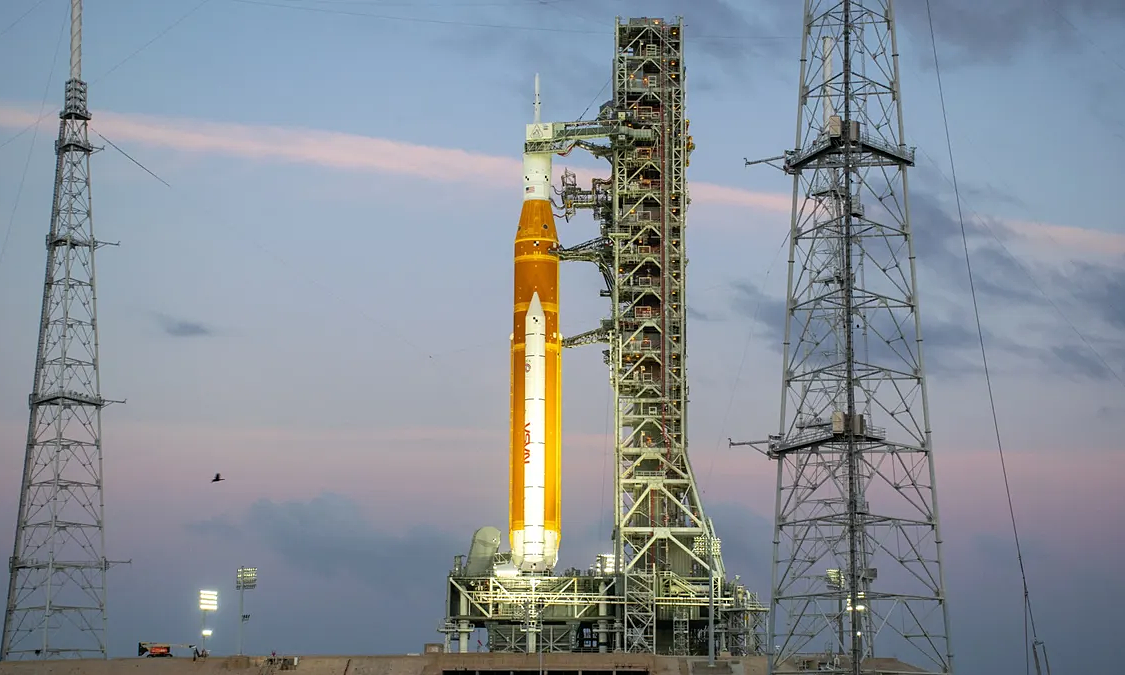 NASA chuẩn bị phóng tàu chở người tới Mặt Trăng