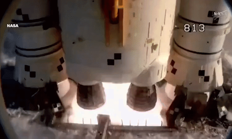 NASA phóng thành công tàu chở người tới Mặt Trăng sau 54 năm