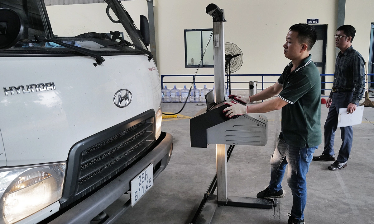 Bỏ dán tem kiểm định trên kính ôtô từ năm 2027 vnexpress.net